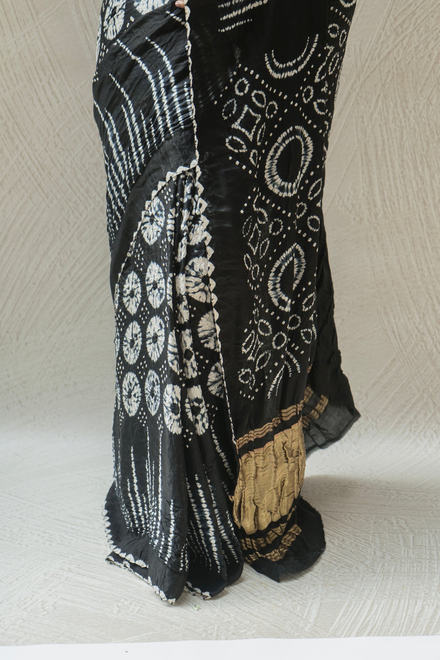 Gajji Shibori Rai Dana Black Bandhej Saree