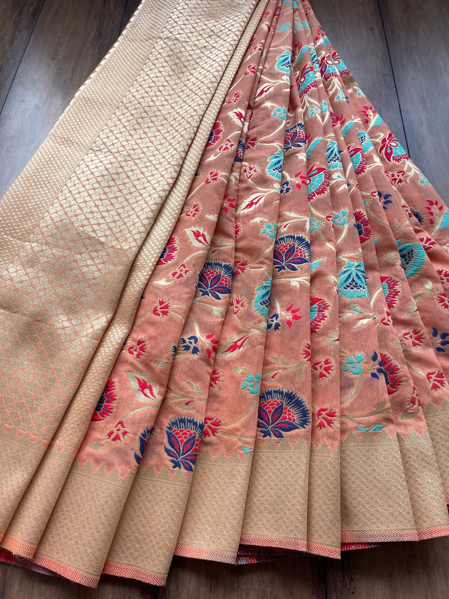 Colourful Floral Weaving Jaal Saree