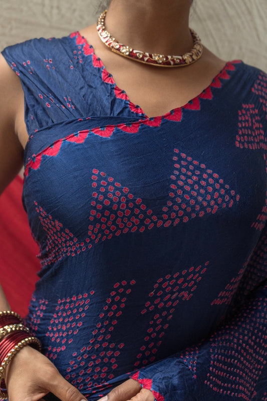 Gajji Red Rai Dana Blue Bandhej Saree