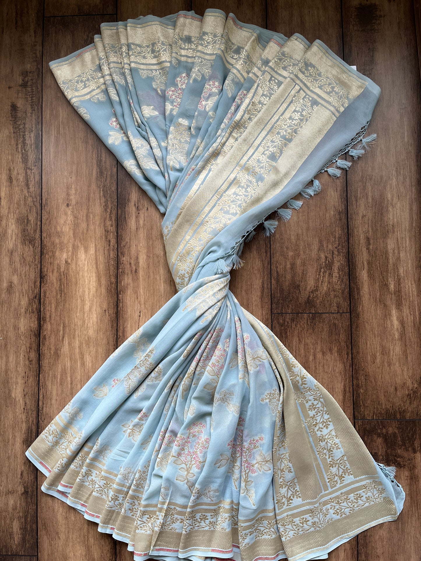 Khaddi Meenakari Aasmani Saree