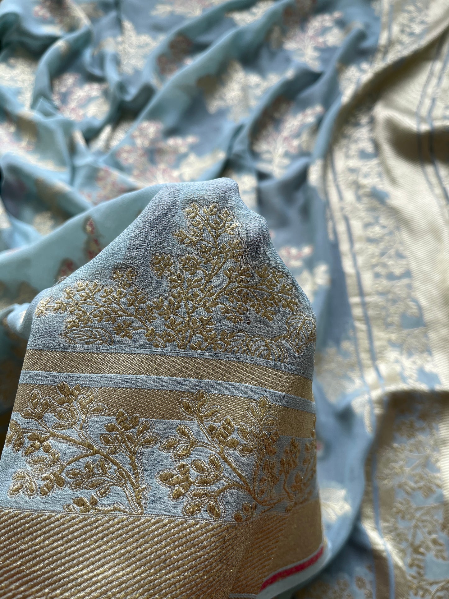 Khaddi Meenakari Aasmani Saree