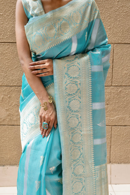 Kora Kadhua Firozi Saree