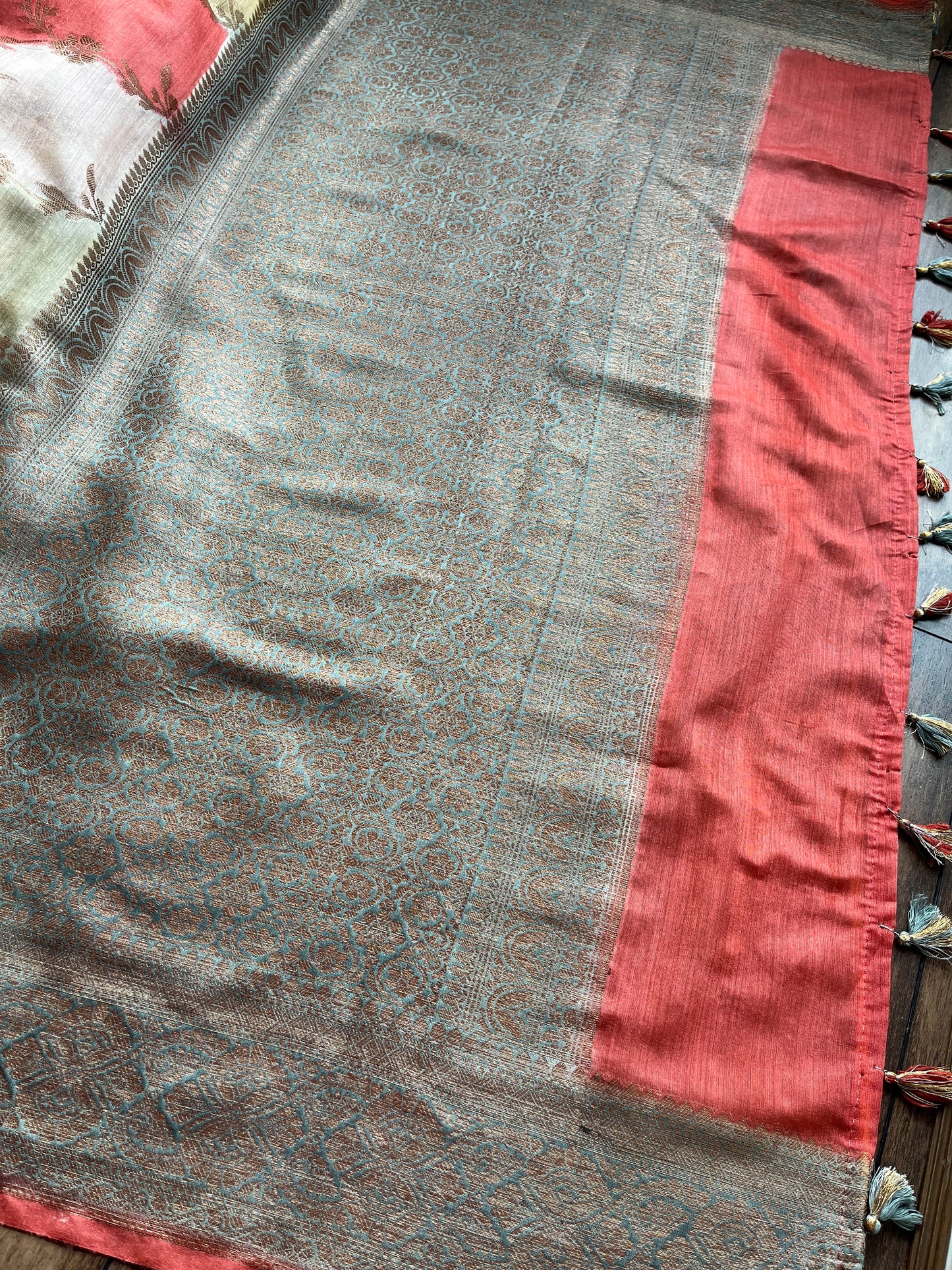 Moonga Rangkat Antique Jaal Saree