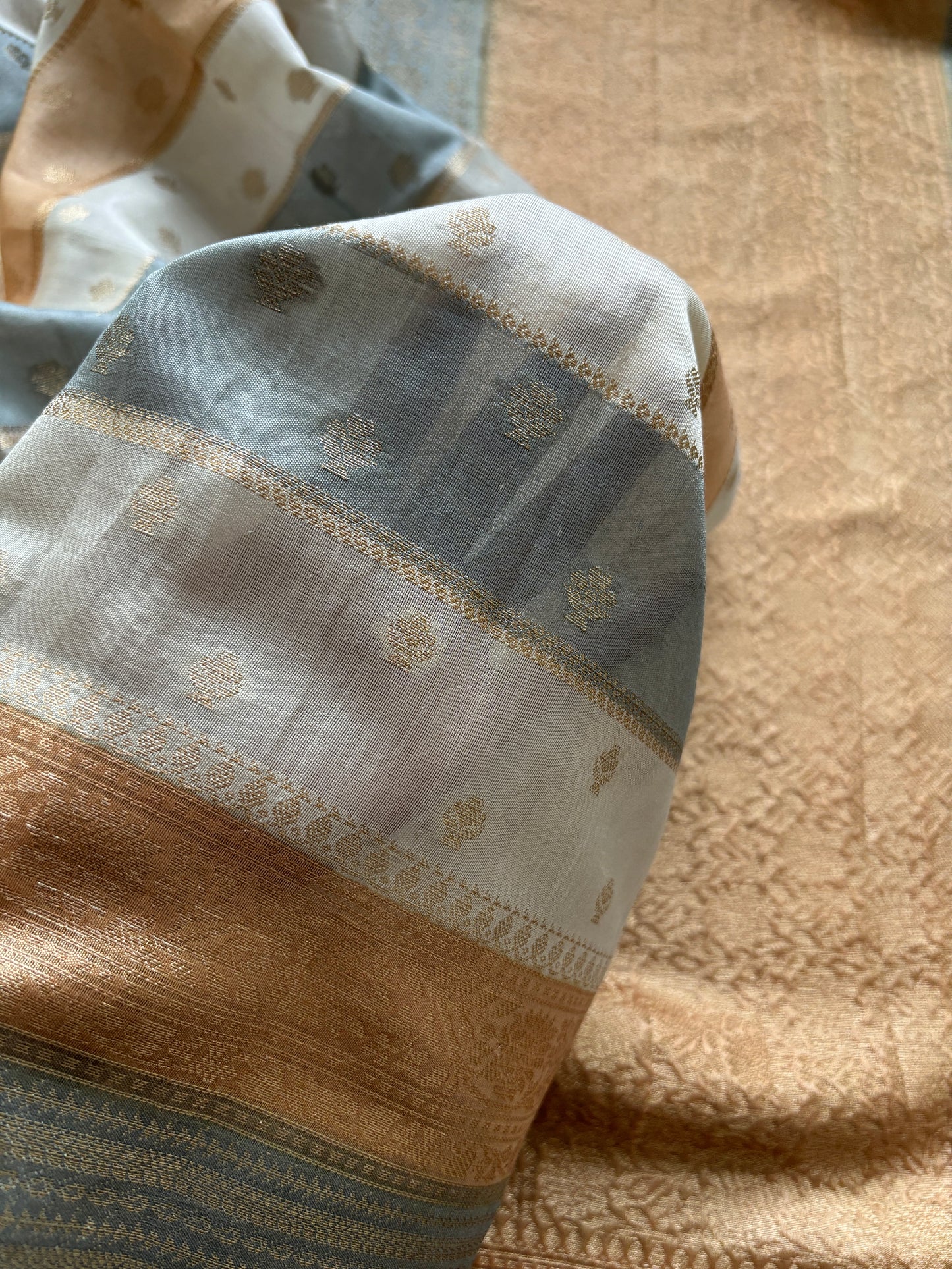 Shaded Chiniya Handloom Saree (Blue-Beige)