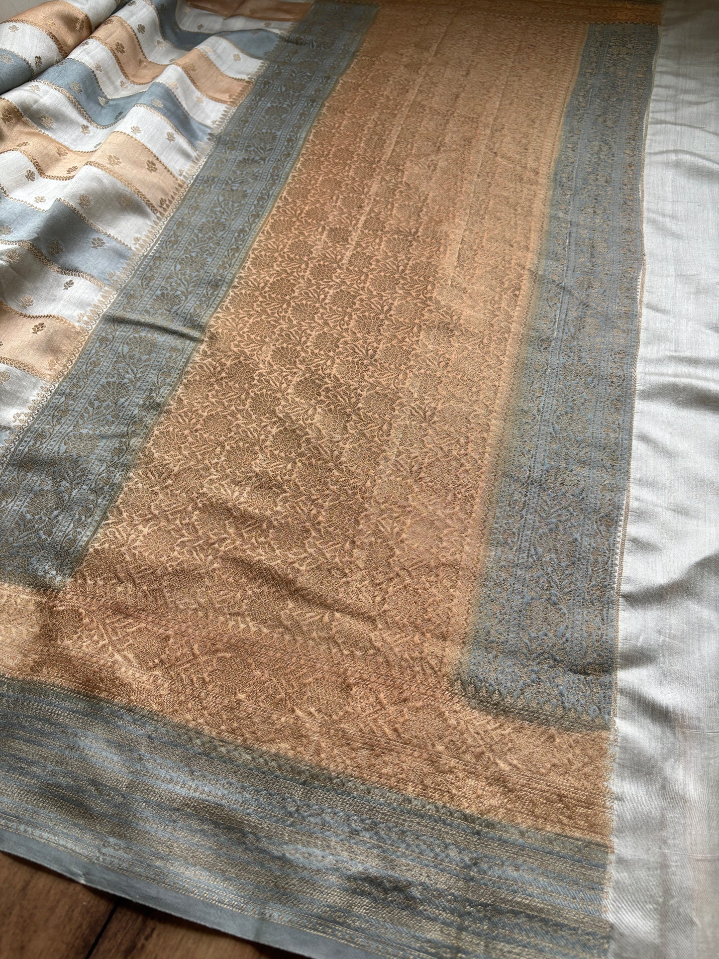 Shaded Chiniya Handloom Saree (Blue-Beige)