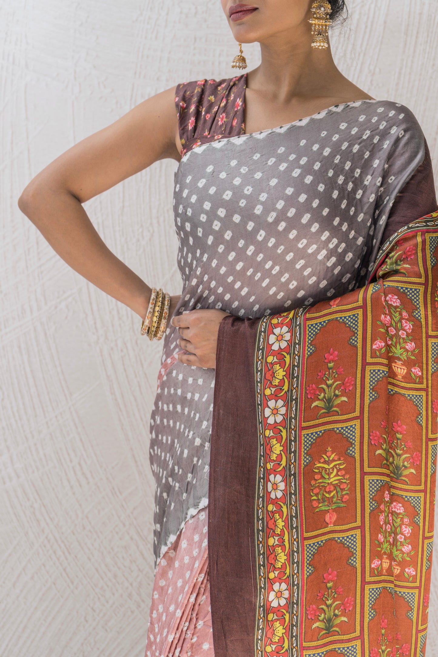 Gajji Bandhej Digital Print Pink Grey Saree
