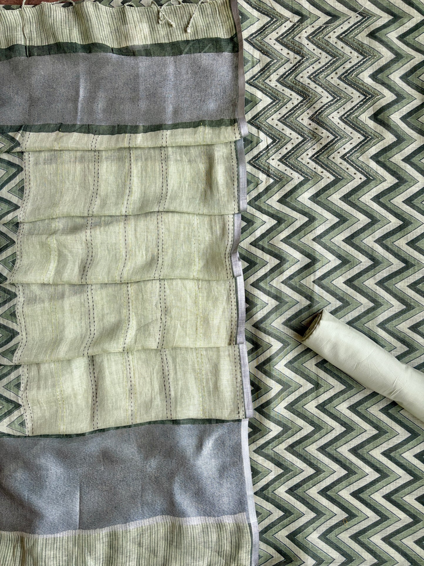 Zig-Zag Green Embroidered Linen Set