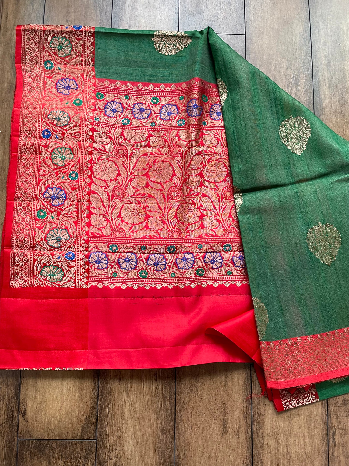 Meenakari Contrasting Matka Saree