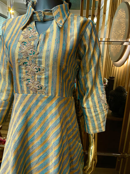 Kota Lining Gown