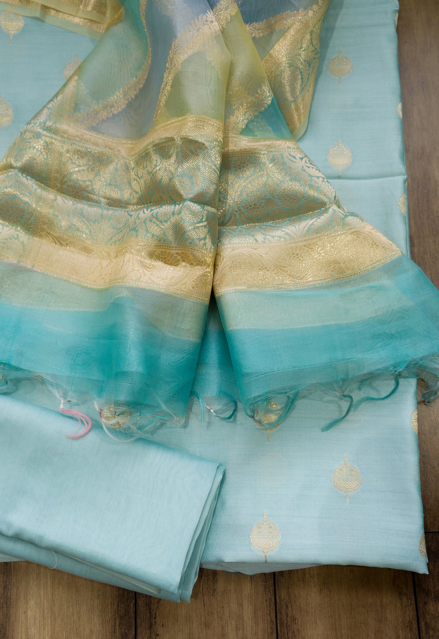 Chiniya Silk Booti Rangkat Set