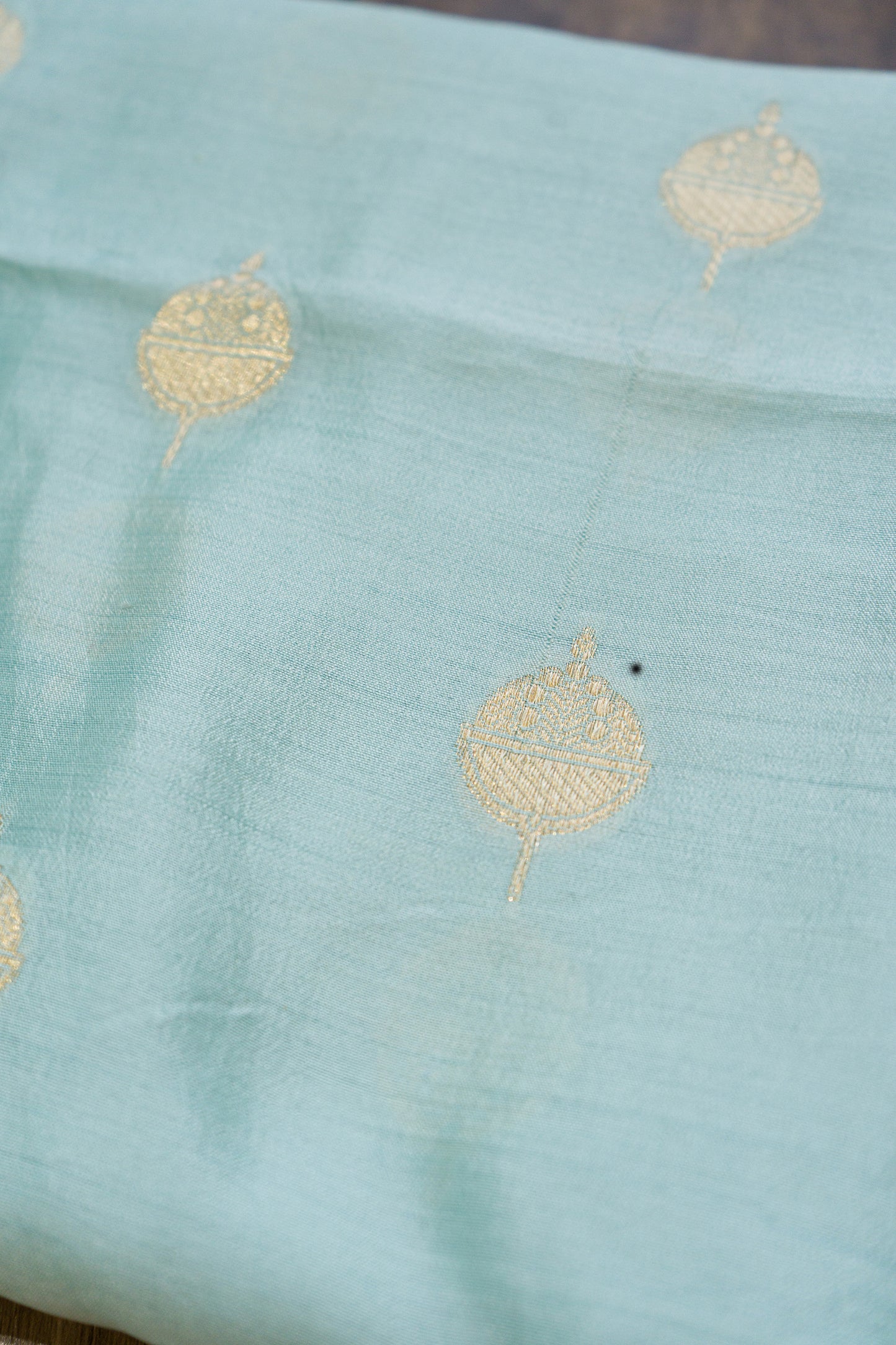 Chiniya Silk Booti Rangkat Set