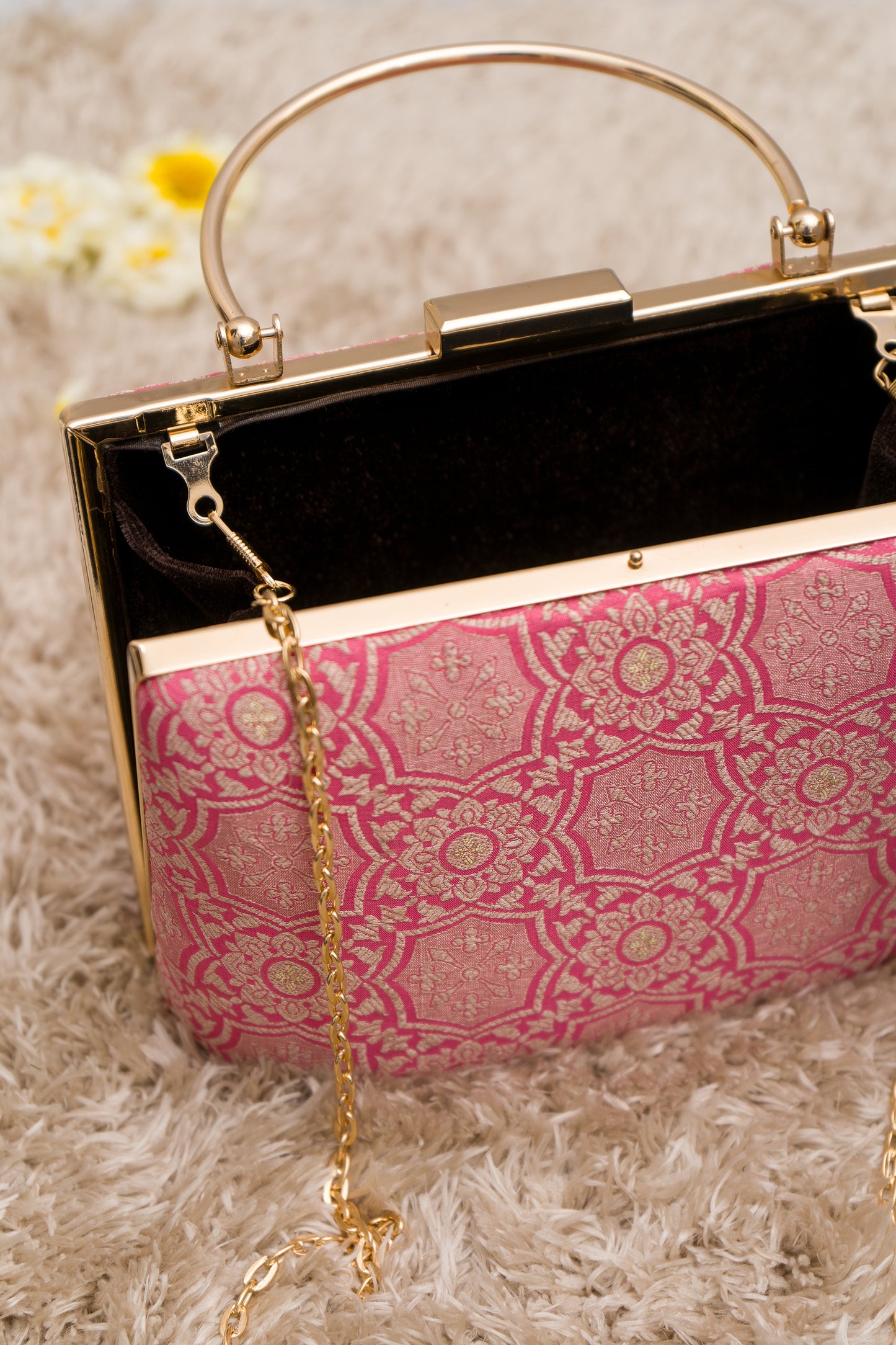 Rani Naqshi Jaal Clutch